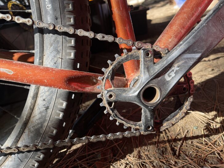 自行车的链条、前曲柄和轮胎